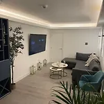 Pinnacle House