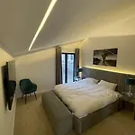 Pinnacle House