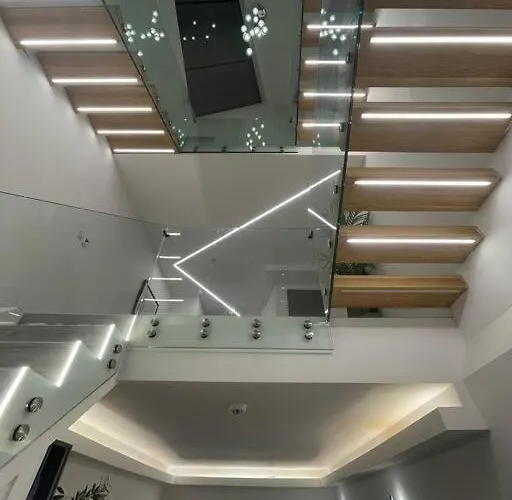 Pinnacle House